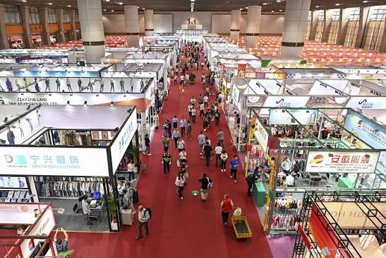 Exhibition hall filled with supplier stands at a Chinese trade fair